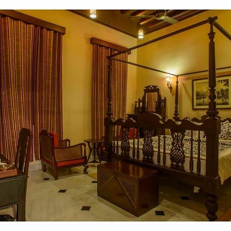 Hotel 233 Park Street Колката Номер фото