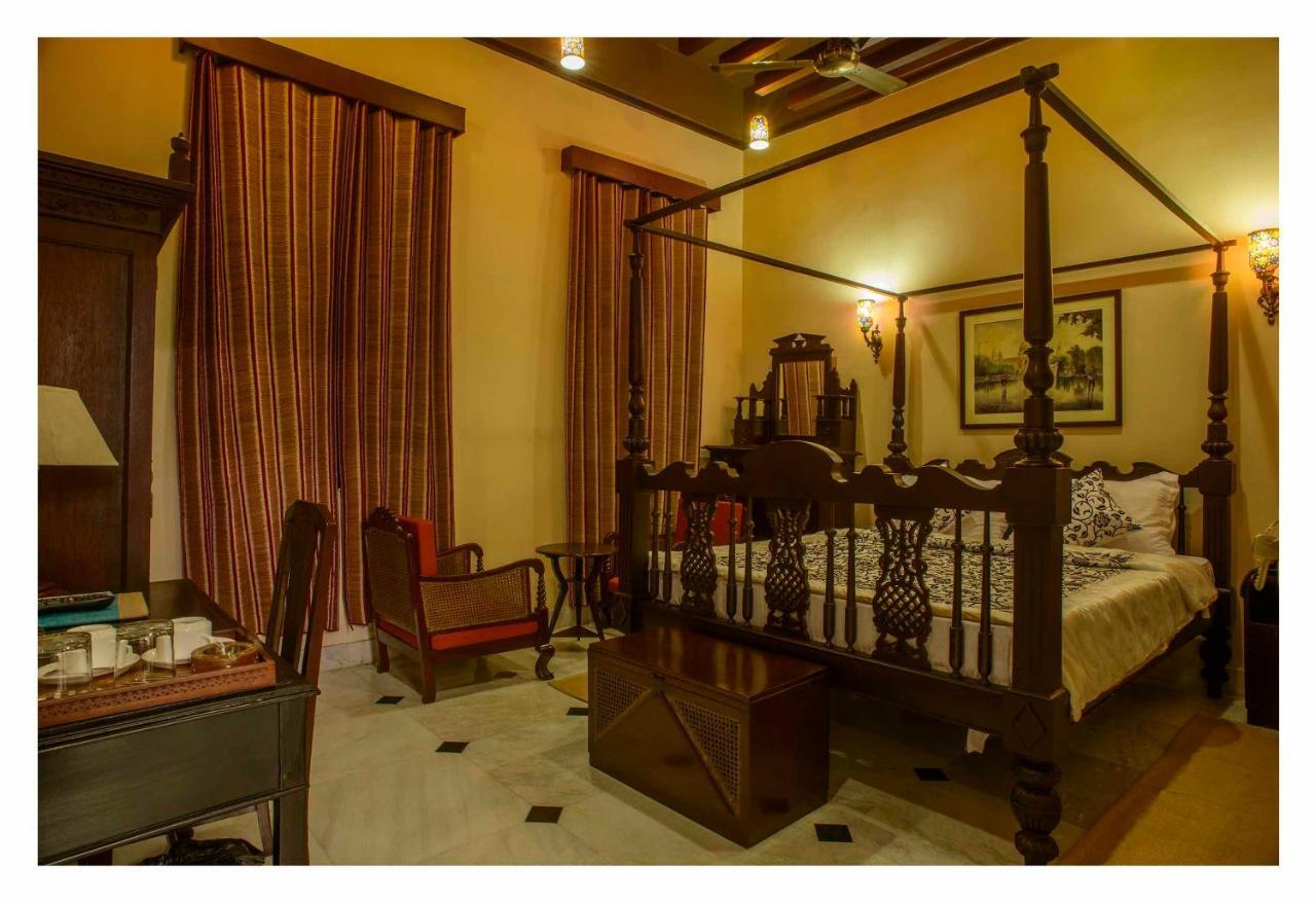 Hotel 233 Park Street Колката Номер фото