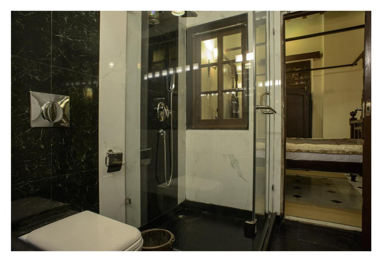 Hotel 233 Park Street Колката Номер фото